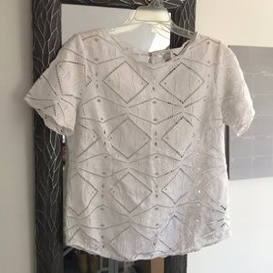 White shirt sleeve top